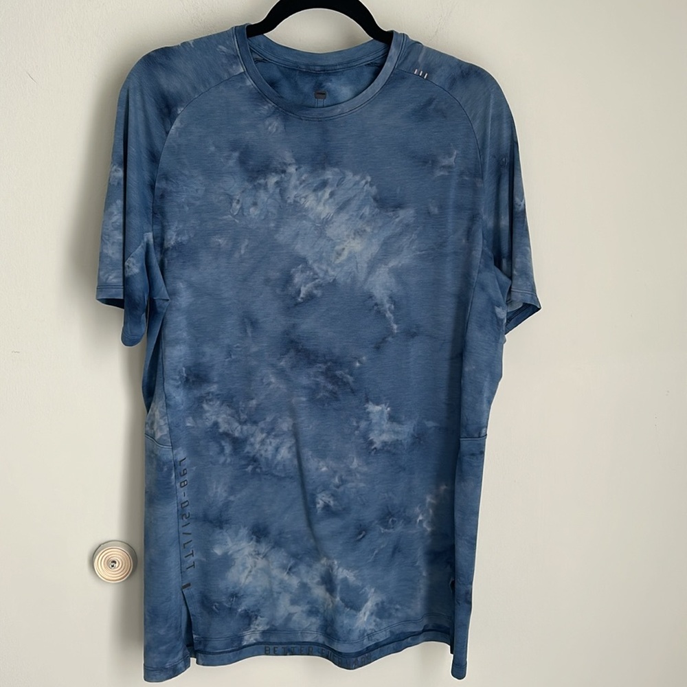 Lululemon men’s shirt